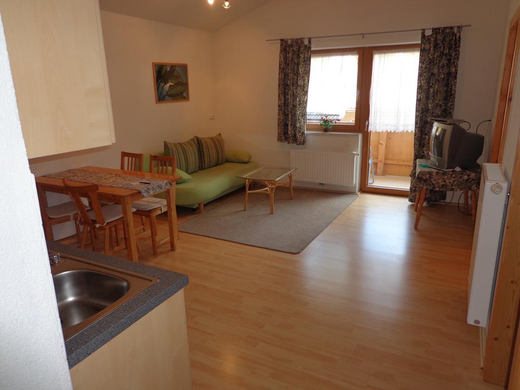 Apartamento Sterzingerhof Neustift im Stubaital Habitación foto